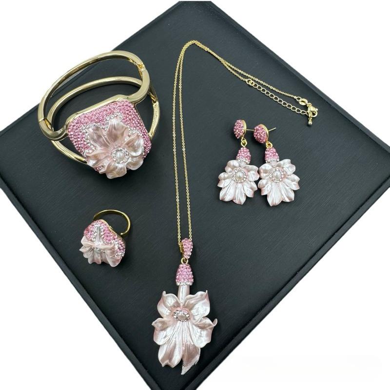 Shell Powder Embossed Jewelry Set with Baroque Pearls Exquisite Four-piece Set