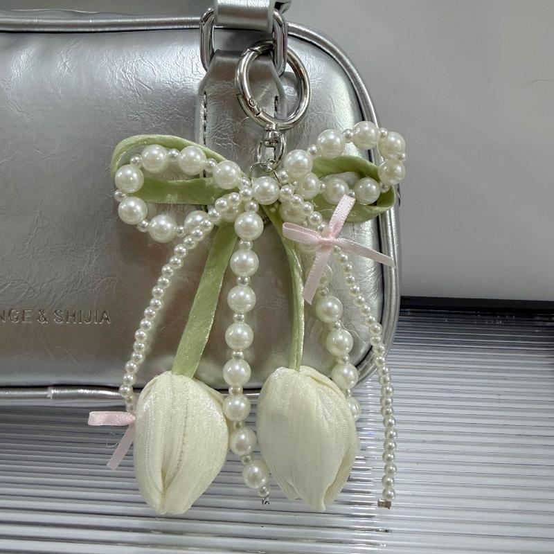 Chic Pearl Tulip Keychain for Women Bag Charm Pendant Unique Jewelry Gift for Anniversary Celebration