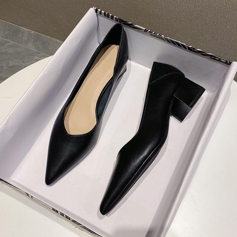 

Women s shoes soft leather women s shoes French spring thick heel shallow mouth pointed middle heel high heels single shoes 34 чёрный