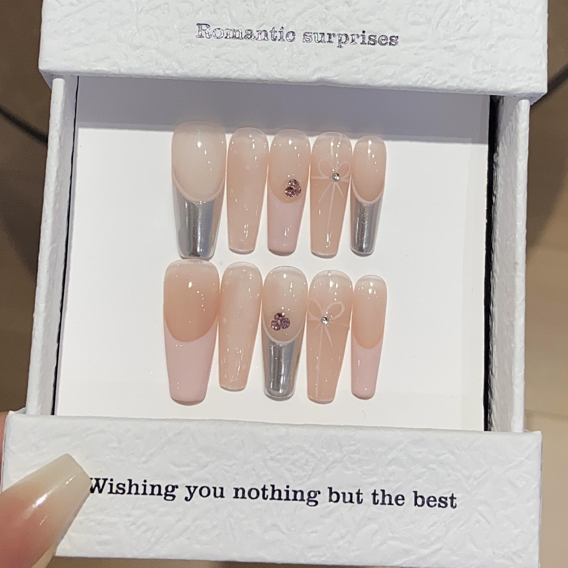 

Расписанная вручную светло-розовая нашивка Aurora Magic Mirror French Waistline Sweetheart Sauce XS