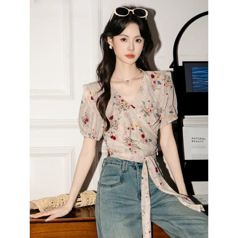 Französisches V-Ausschnitt Dünnes Floral Kurzarmhemd für Damen Sommer Neu Chiffon Schlankes Kurzes Oberteil