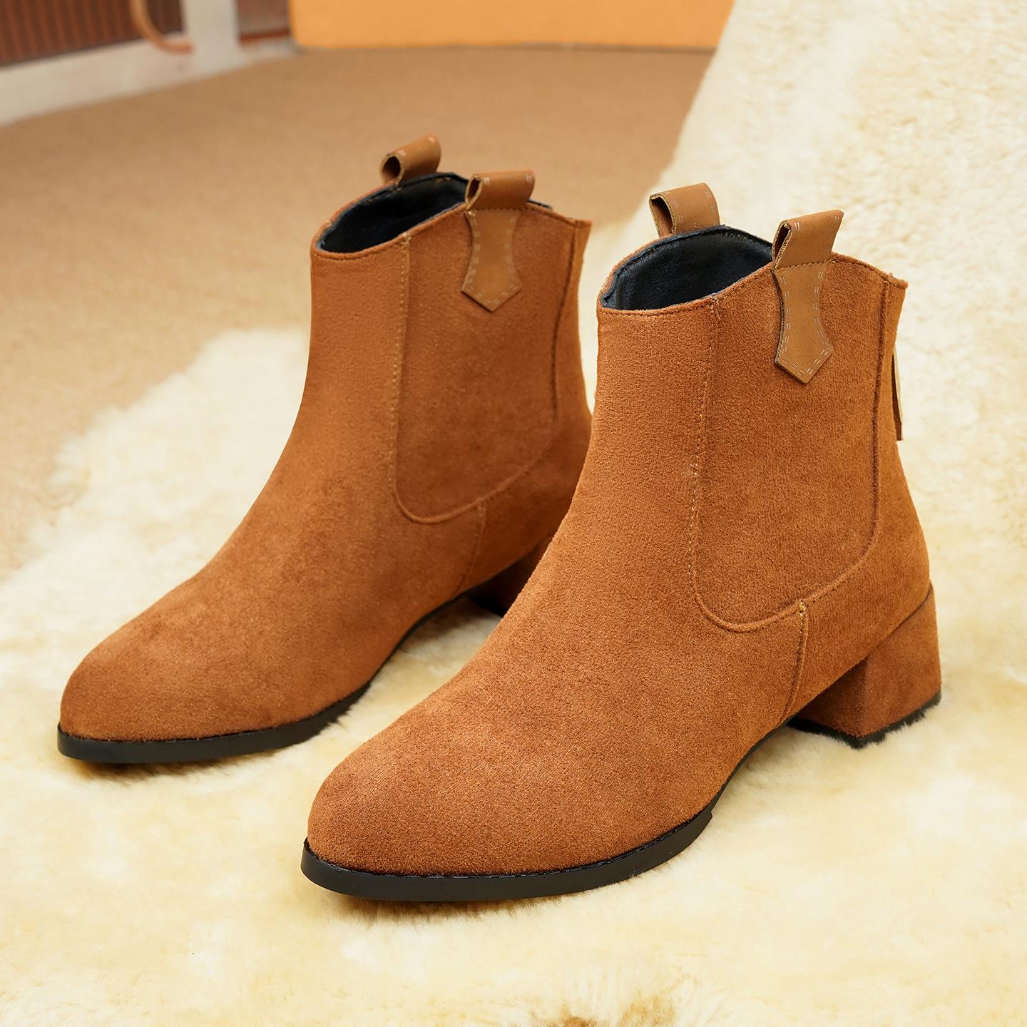 

Заостренный толстый каблук западные ковбойские короткие ботинки женские 2025 осень и зима новые ретро матовые европейские и американские большого размера ботинки Мартин 42