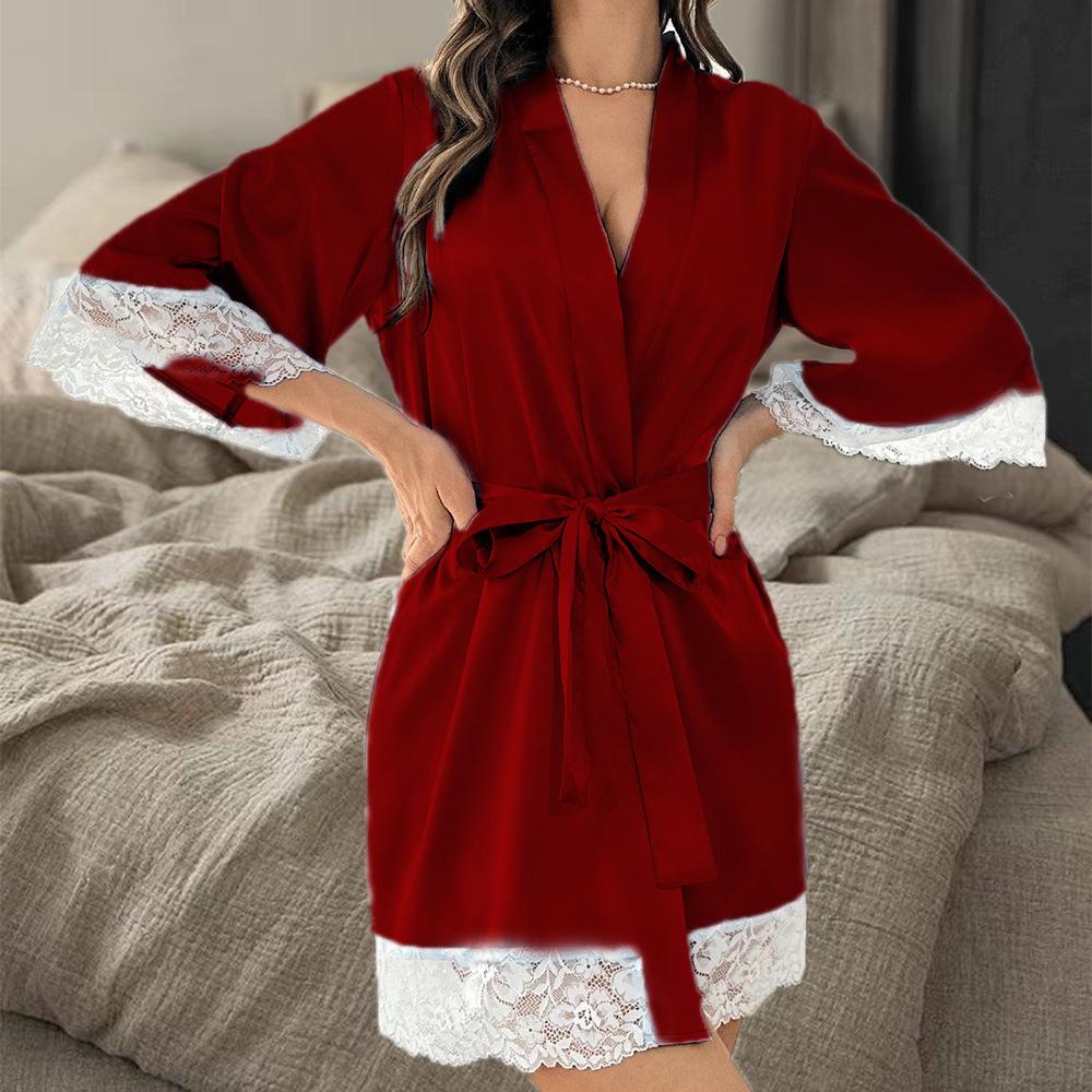 Pyjama Grande Taille pour Femme en Soie Glacée avec Peignoir en Dentelle