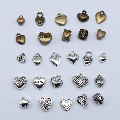 10 Stück Herz-Anhänger zur Schmuckherstellung Antik-Bronze Silberfarbe DIY Bastelzubehör Handgefertigter Tibetischer Schmuck
