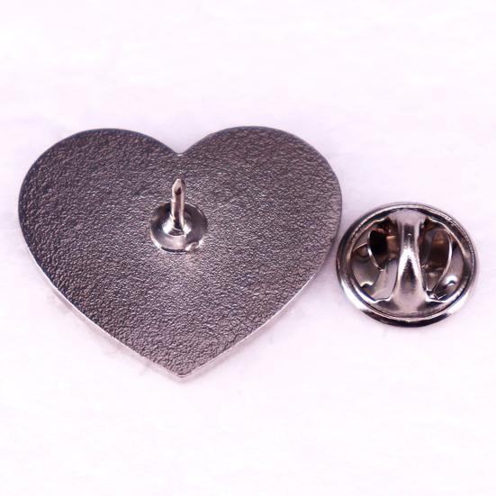 Flag of Ukraine Heart Badge Metal Button Badge Heart Shape Brooch Lapel Pins Clothing Accessories for Jacket Hat Bag