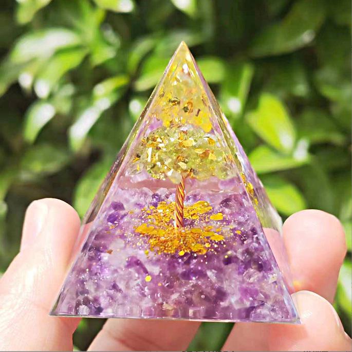 Crystal Crushed Stone Pyramid Epoxy Resin Ornament - Home Decor Handicraft 5cm Neutral Color Box