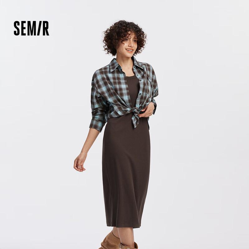 

Женский комплект из двух предметов: платье-майка с U-образным вырезом и клетчатая рубашка L