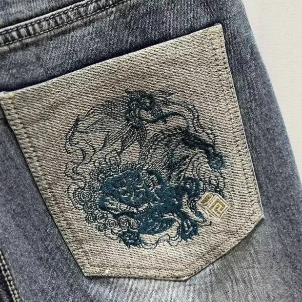 High-end ripped denim shorts men's summer new trendy brand ruffian handsome embroidered casual versatile five-point pants
