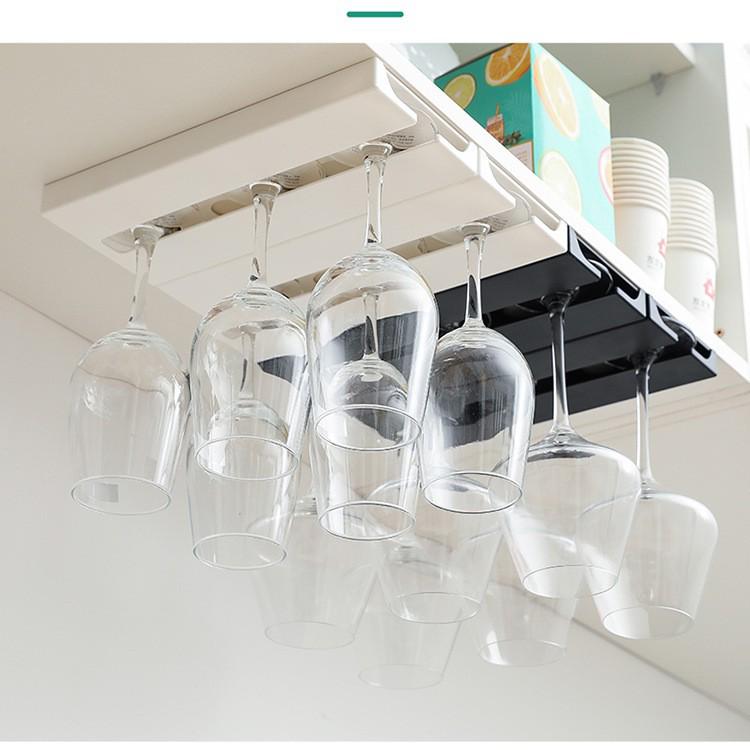 Obrácený stojan na sklenice na víno: Závěsný držák na hrnky do kuchyně a baru bez nutnosti vrtání