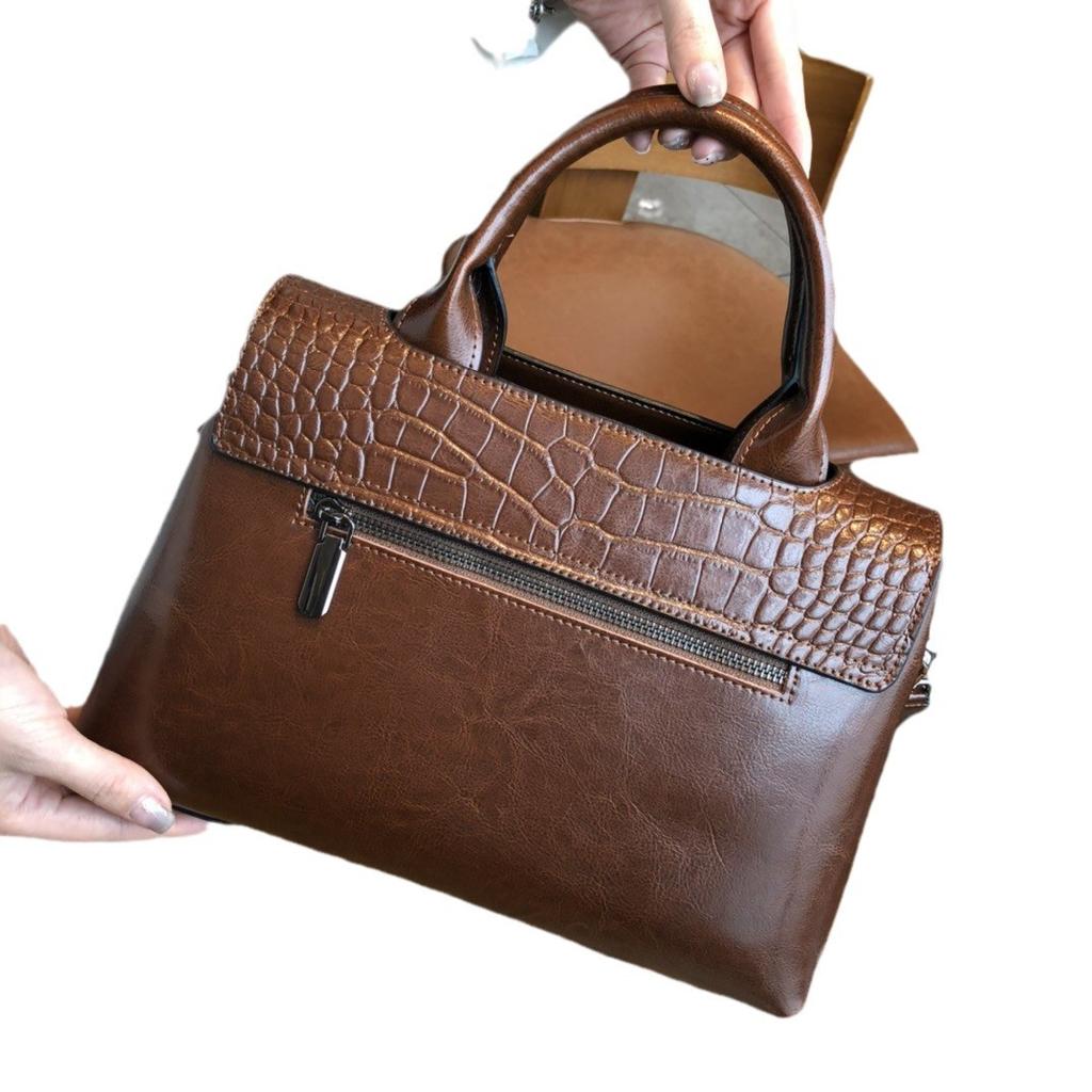 Women's Foreskin Spring Wide Shoulder Strap Crossbody Bag Fashionable Commuting Bag