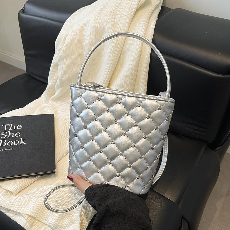 Hand carry diamond bucket bag, burger fashion high-end shoulder bag, summer new niche portable messenger bag