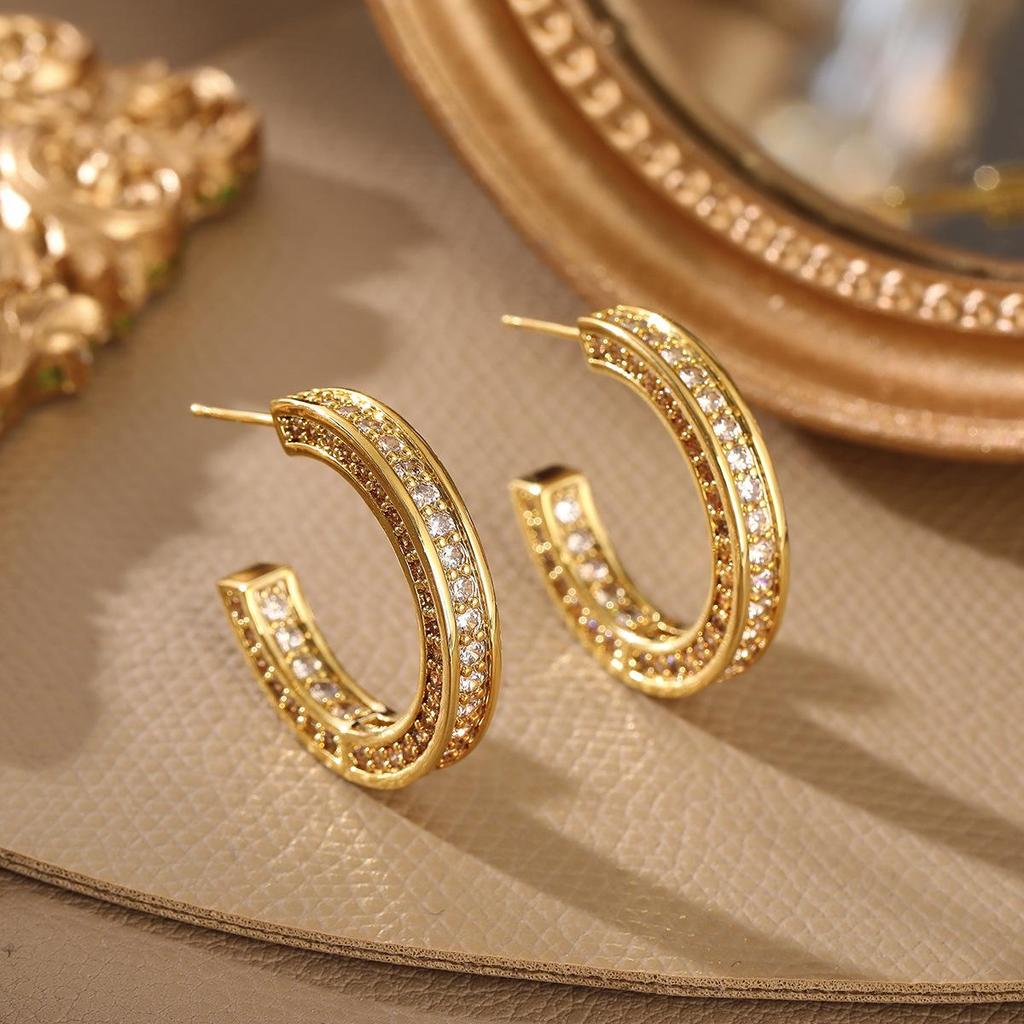 Elegant Zircon Circle S925 Silver Needle Earrings - Trendy, Fashionable, and Sophisticated Ear Cuffs for a Luxurious Feel