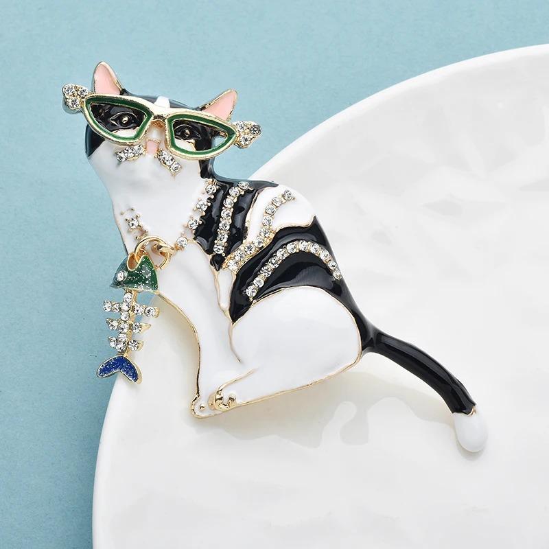 Fish Bone Cat Brooch, Alloy Enamel, Cute Pet Animal, Women's Clothing, Backpack Jewelry Gift, Creative Fashionable and Versatile