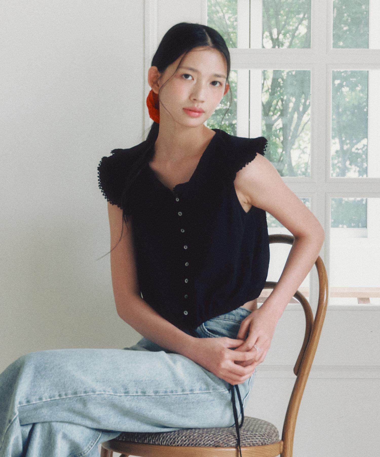 Ceme Frill Collar Sleeveless Blouse(Bk) Black/Free