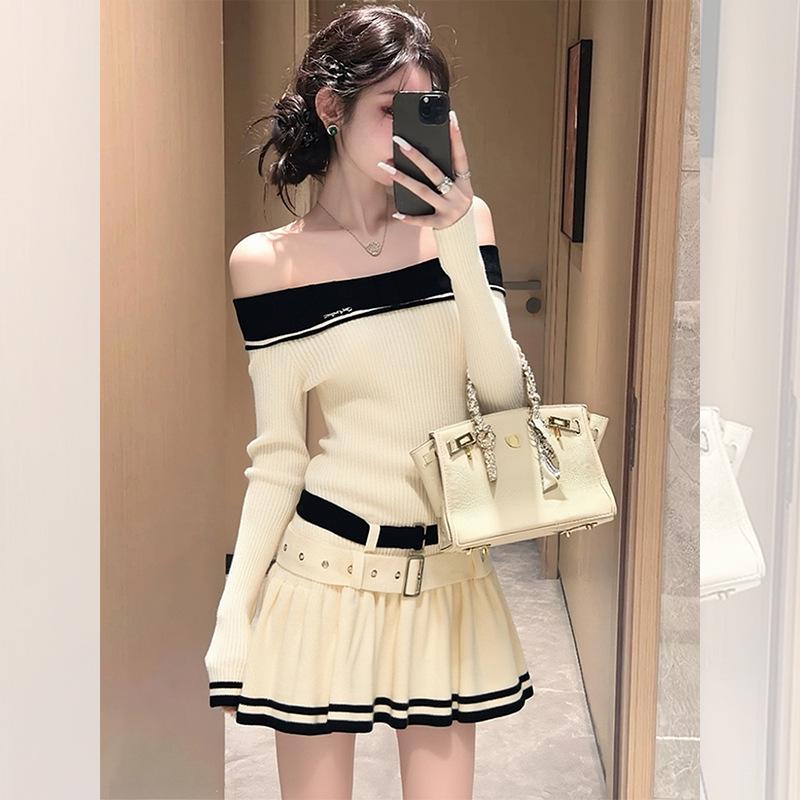 

Girls Red One-Shoulder Patchwork Dress - 2026 Winter Waist-Cinched Coat with Inner Short Skirt One Size брудно-білий