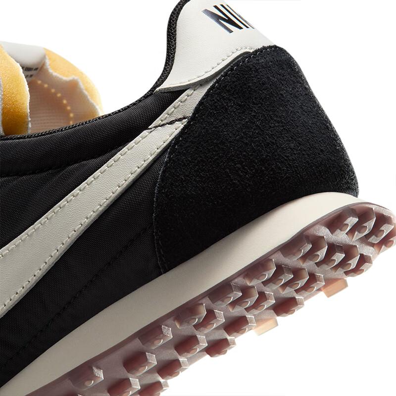 Nike Men's Waffle Racer Casual Shoes