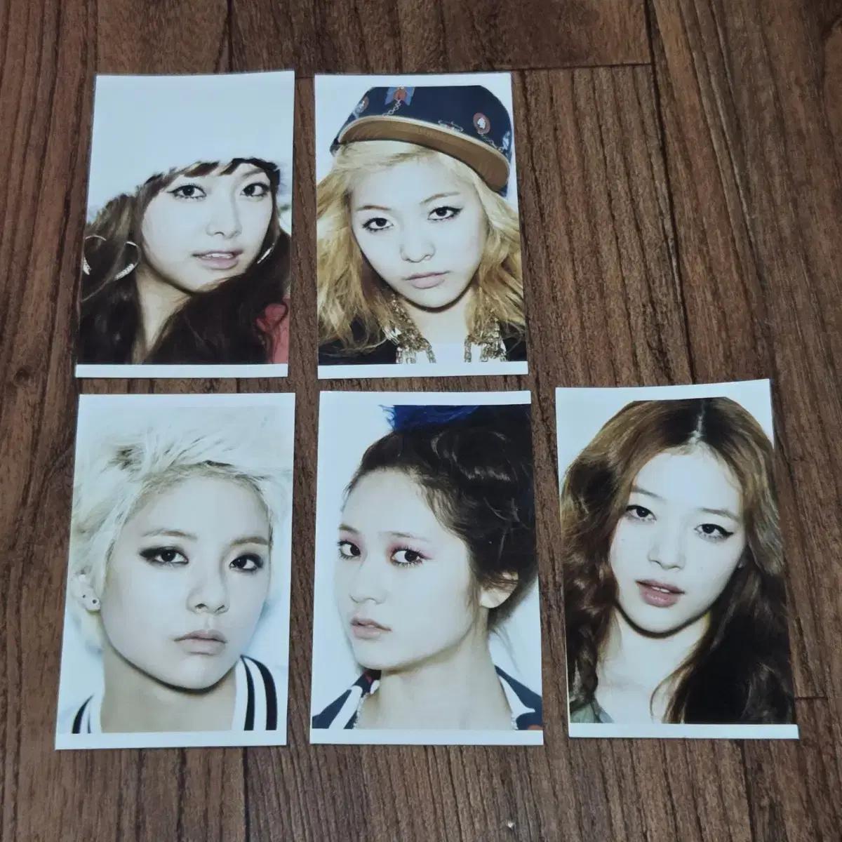 

F (x) Photo Card