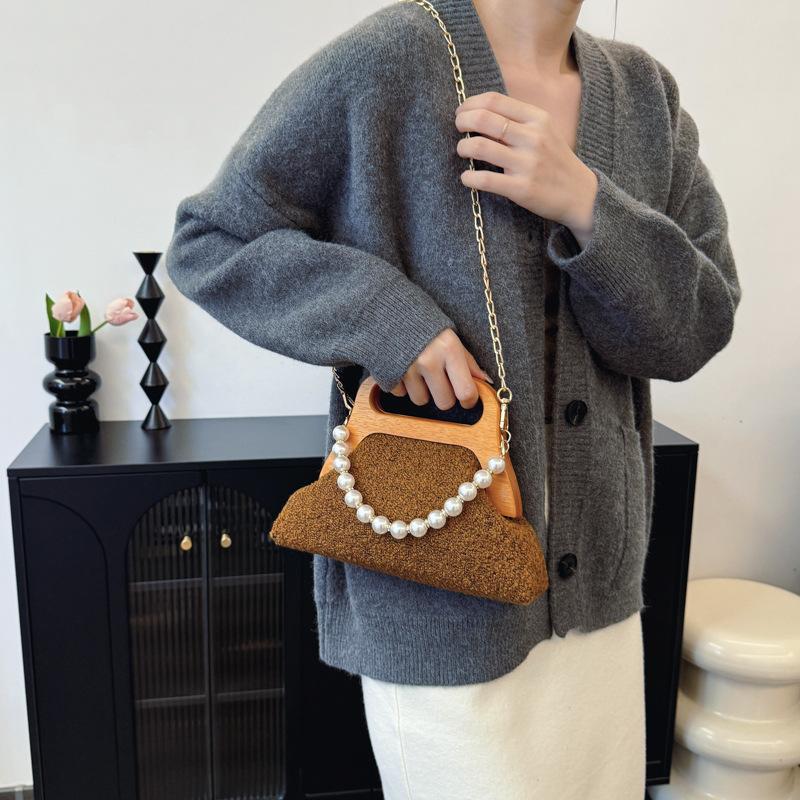 2025 autumn and winter new pearl chain portable dinner bag national style retro shoulder bag literary trend versatile bags
