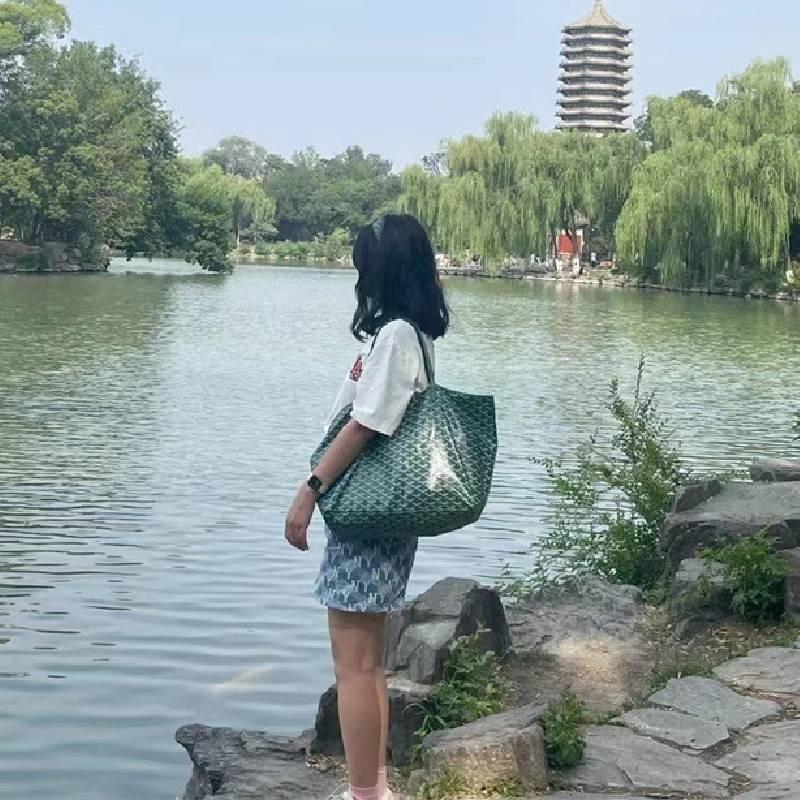 Stylish Large Capacity Pu Tote Bag With Classic Print For Everyday Use