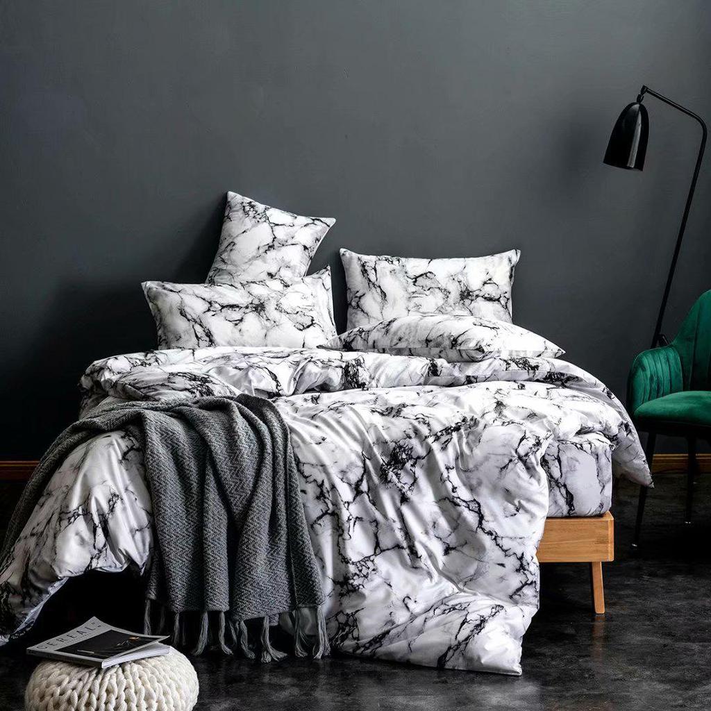 Printed Three-Piece Bedding Set: Quilt Cover and Bed Sheet