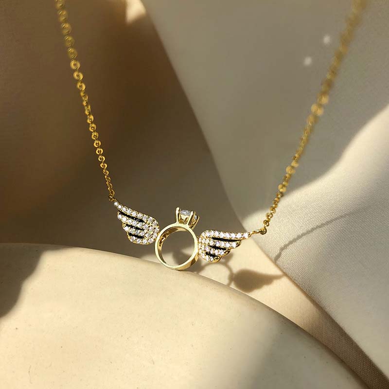 Fashion Metal Zircon Wing Pendant Necklace for Women Simple Shiny Crystal Geometric Temperament Necklace Jewelry Accessories золотой