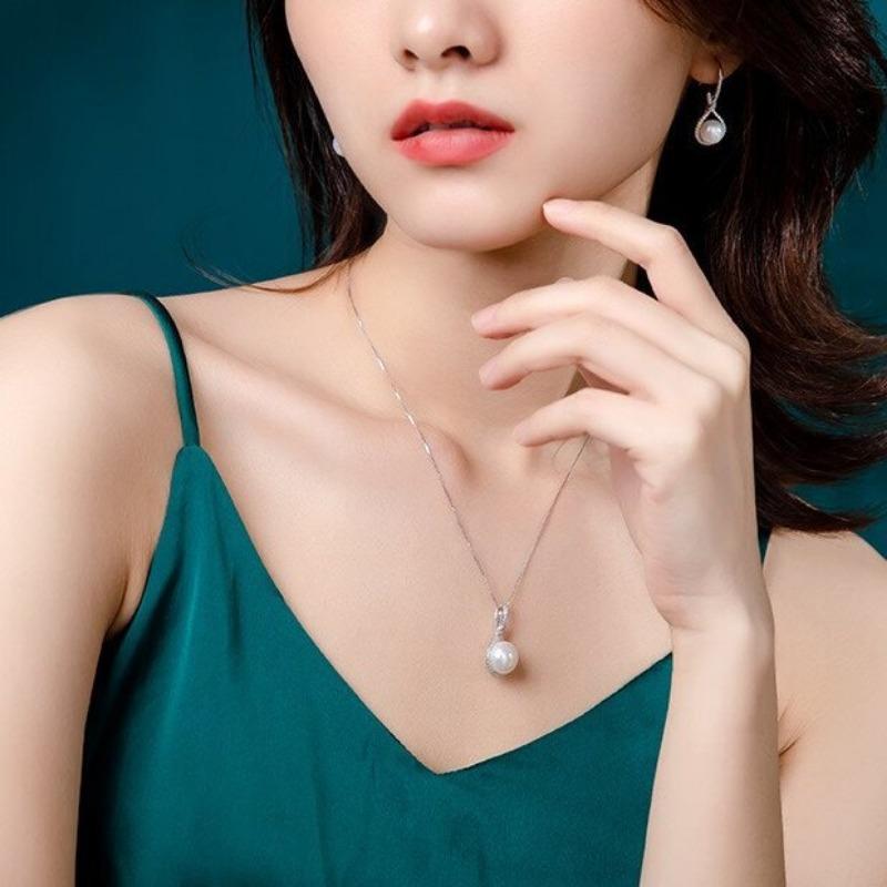Fashion Faux Pearl Zircon Inlaid Clavicle Chain Light Luxury Pendant Necklace For Women