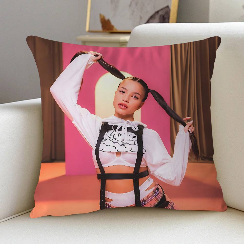 Singer E-Emilia Mernes Pillow Cover Design Cushion Cover Decor Holiday Decorati