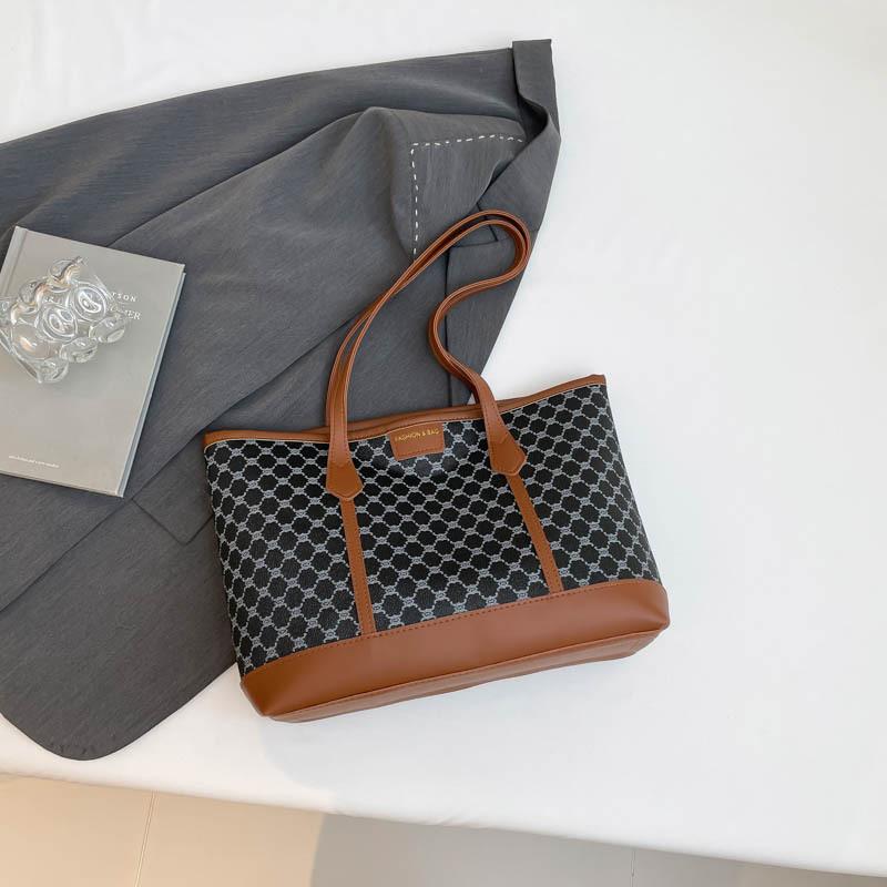 

Vintage Fashion Trend Printing Premium Sense Daily Commuter Versatile Shoulder Underarm Handbag Women s Bag чёрный