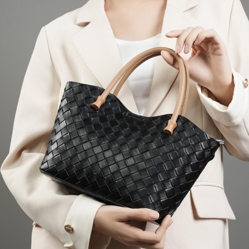 Hand Bag Spring and Summer New Women's Bag Fashion Woven Large Capacity Simple Cowhide Shoulder Portable Leather Bag