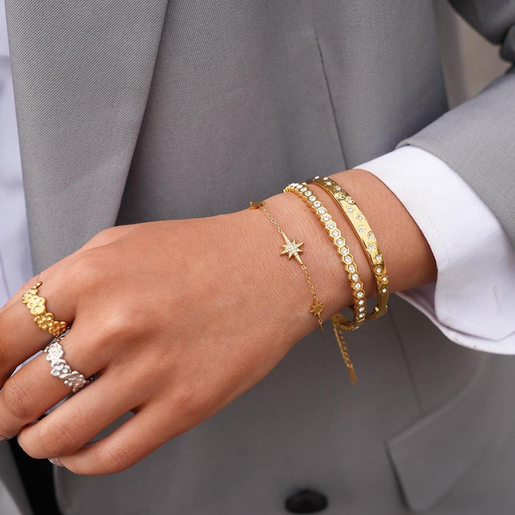 Elegant Zircon Star Bangle: Non-Fading, High-End Women's Jewelry
