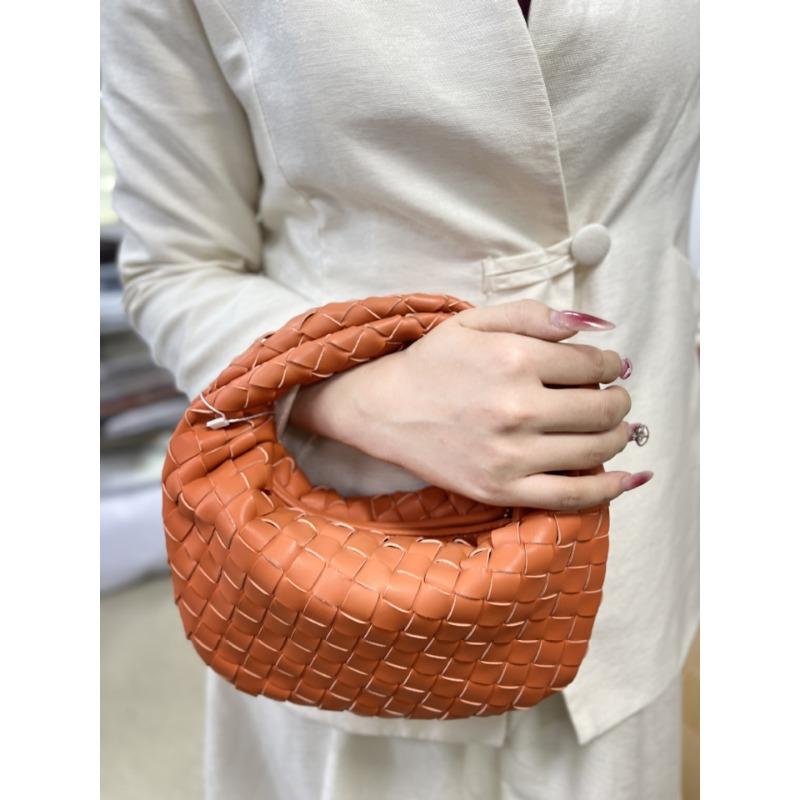 [Lots] Woven bags, portable croissants, shoulder dumplings, bags, fashion