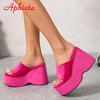 Aphixta 2025 Letní Pantofle na Silné Platformě Dámské Boty Růžovočervená Strečová Tkanina Hedvábné Žabky Klínkové Boty Plážové Pantofle
