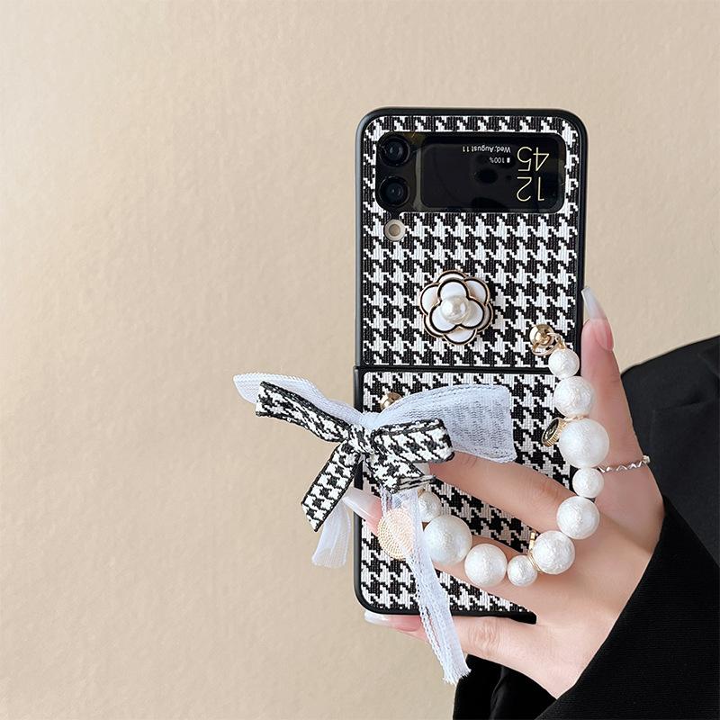 Black And White Qiandongge Light Luxury Mobile Phone Case For Samsung Zflip4 Women'S Folding Flip Portable Camellia