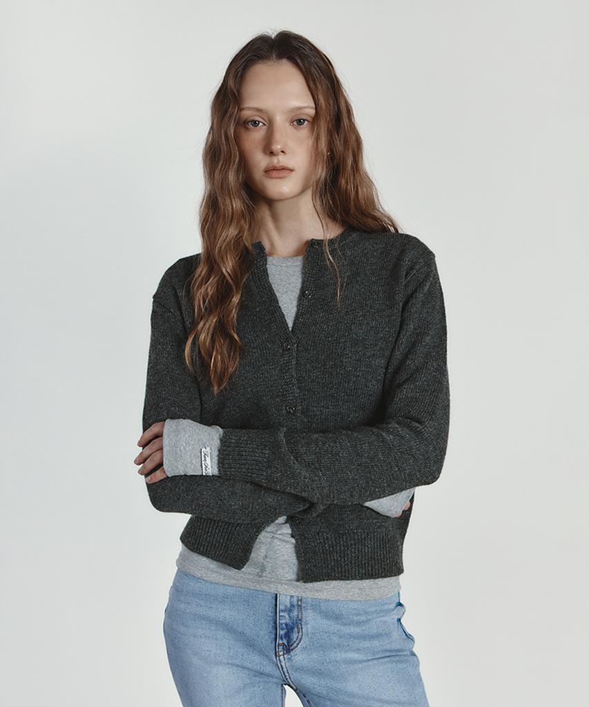 Isibchilwai Wool Round Neck Knit Cardigan (Charcoal)