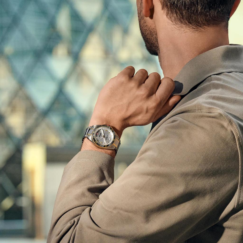 WENGER EXECUTIVE Stainless Steel Case Gold Stainless Steel Silver Silver and Gold Stainless Steel Quartz 200m Water Analog Executive Men's Watch,