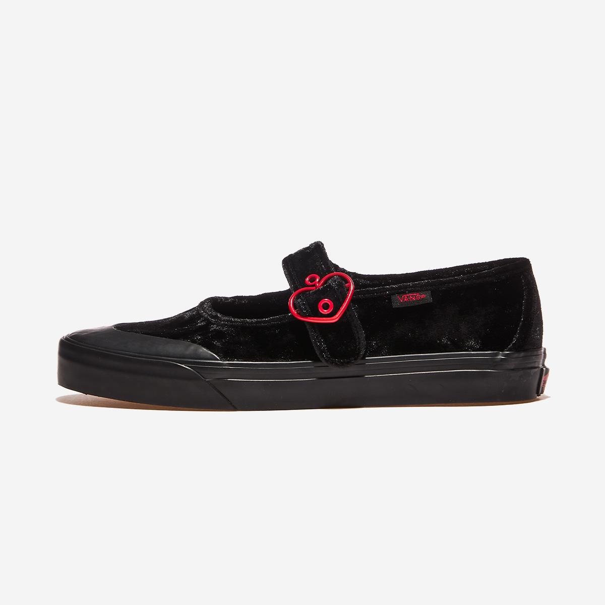 

[Vans] Mary Jane - Heart Black/Red, VN000CRR458, 1020111639, популярная корейская обувь 220