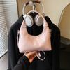 A Stylish and Fashionable Single-shoulder Crossbody Bag with A Luxurious Texture for Commuting To Work.