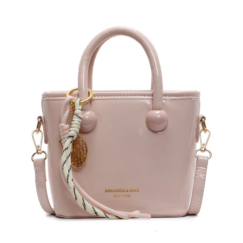 Spring and Summer Fashion New Creamy Simple Portable Bucket Bag Korean Version Casual Commuting Versatile High-end Messenger Bag