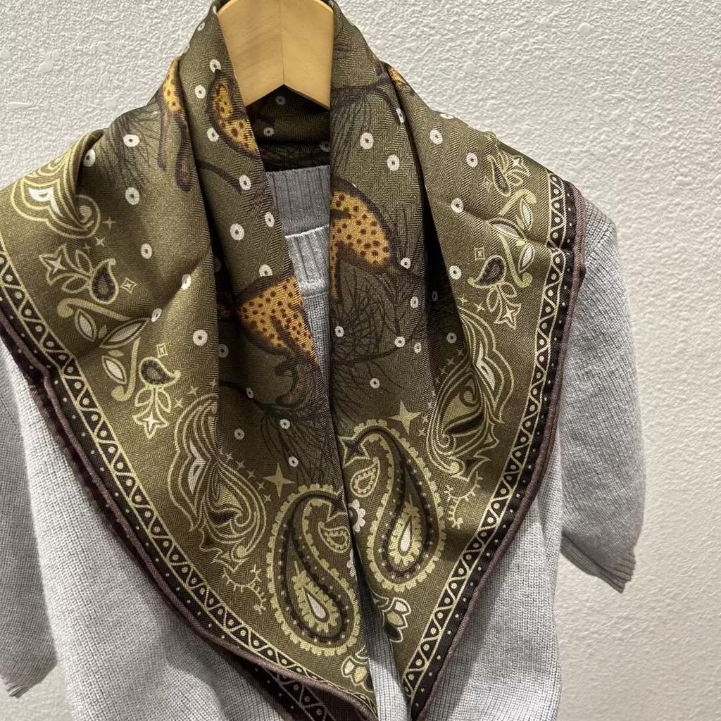 Double-Sided Silk Wool Scarf Women'S Autumn And Winter Silk Wool 70 Square Scarf Warm Dual-Purpose Women'S Versatile Temperament Air Conditioner Neck
