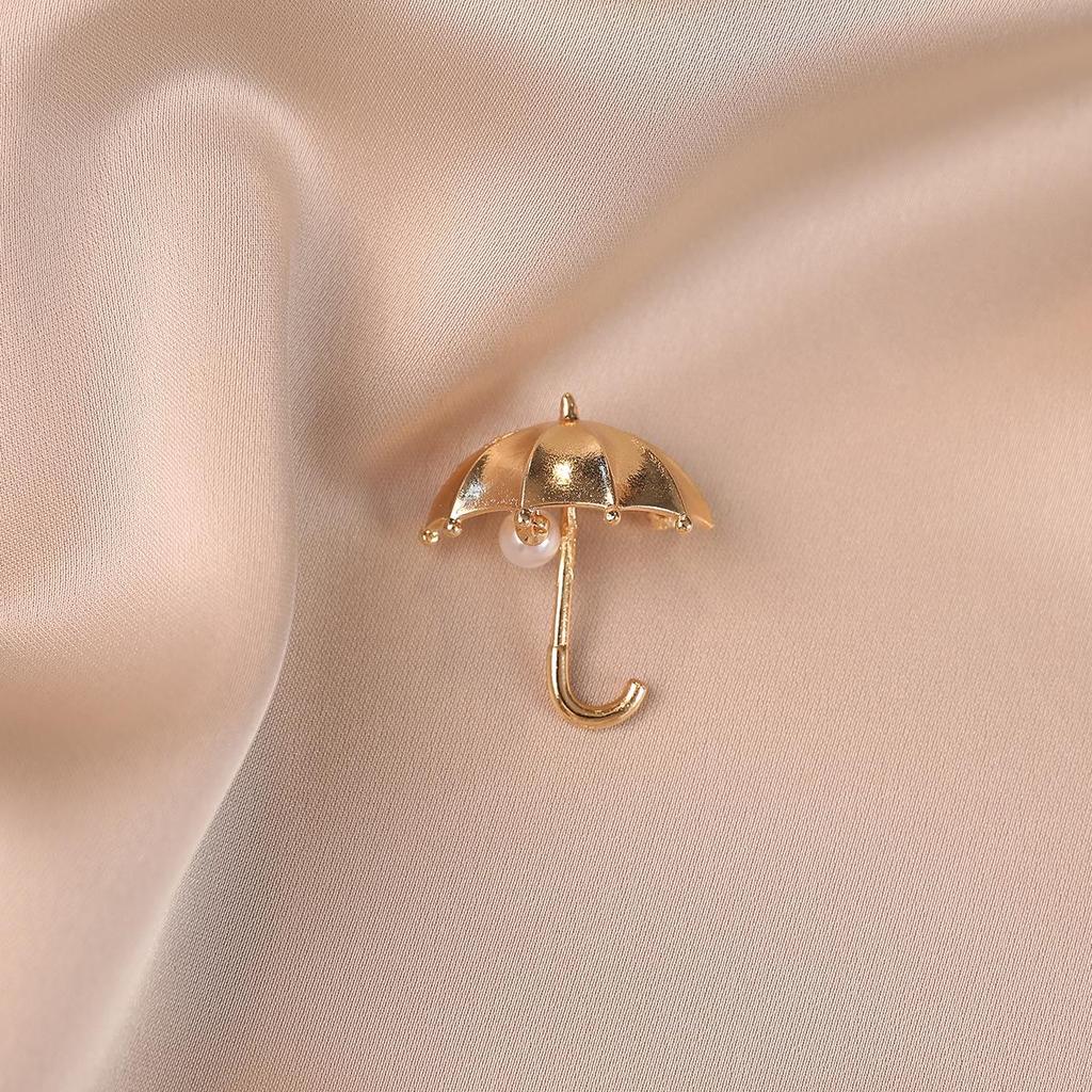 Elegant Butterfly Brooch: Luxurious Suit Accessory & Stylish Corsage for Women