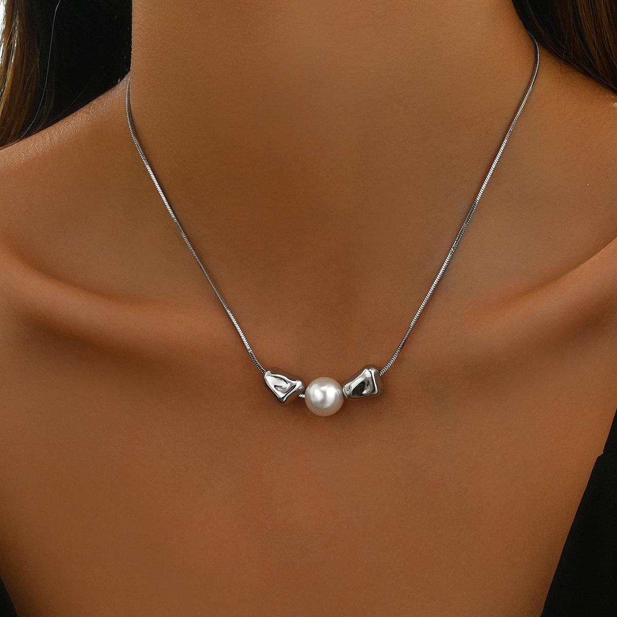 

Геометрическое Легкая Роскошь Женское Длинное Ожерелье Универсальный Дизайн Складки Жемчуга Цепочка для Ключиц Ювелирные Изделия