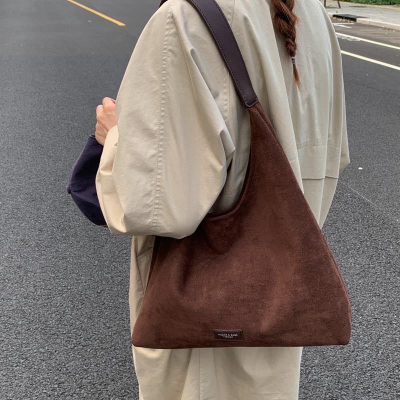 Retro big bag women's 2025 new autumn and winter shoulder bag, premium texture commuting large capacity tote bag