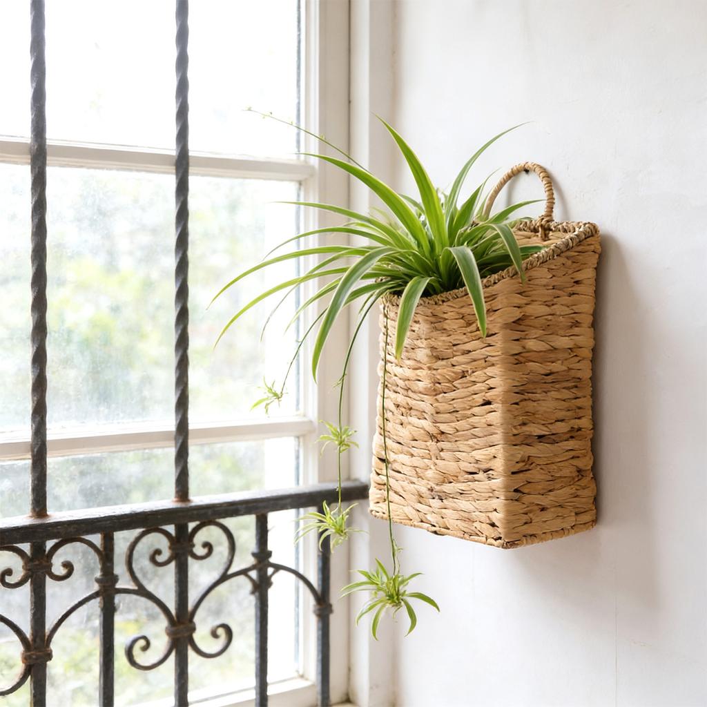 Woven Hanging Wall Basket Water Hyacinth Hanging Wall Basket Wicker Handmade Rattan Wall Planter For Garden Home Flowers Hanging Planters