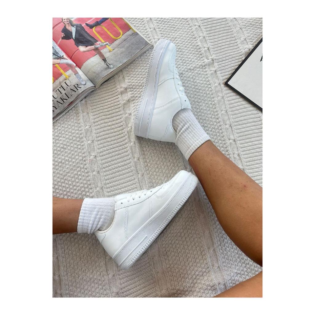 Unisex White Sneaker