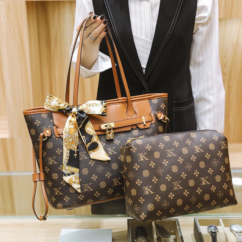 

Сумки Женские сумки большой вместимости Новые модные универсальные сумки через плечо Осенне-зимние нишевые высококлассные сумки-тоут сумки для мамы и ребенка темно-коричневого