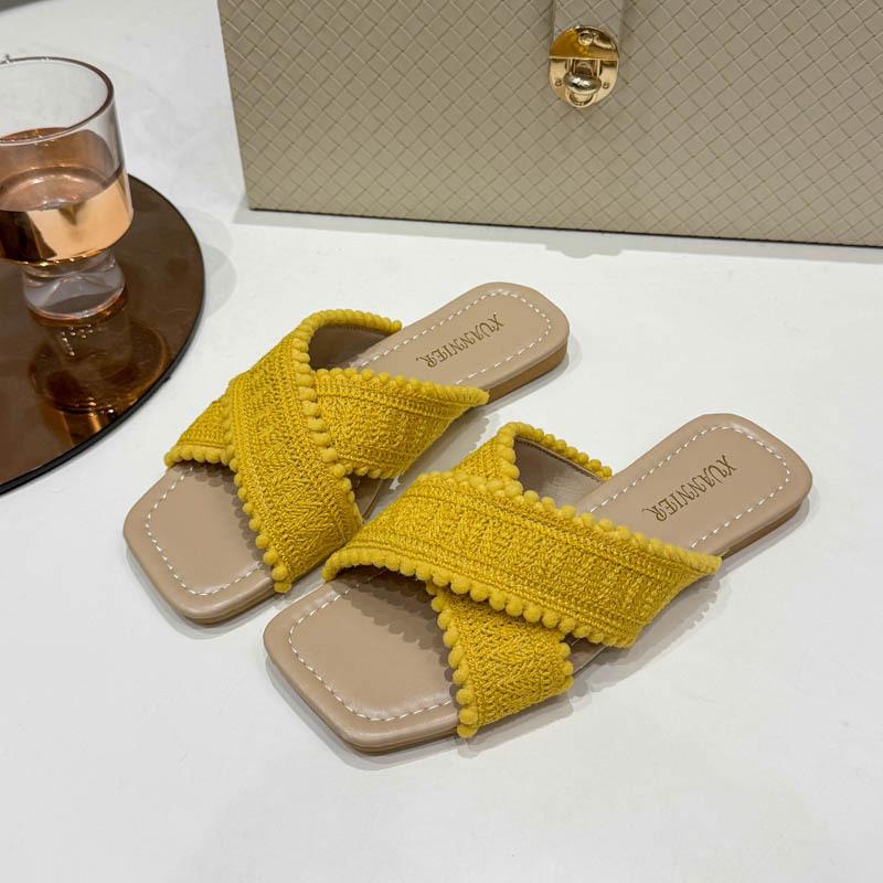 Flat-bottomed retro cross-woven yellow cool slippers women's shoes wear 2025 summer vacation beach Roman slippers
