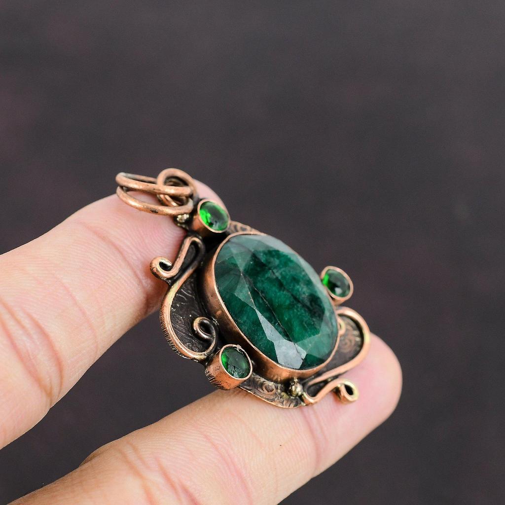 Pingente de esmeralda zambiana facetada, pingente de diópsido cromado, pingente de cobre, joias com pedras preciosas, joias de cobre feitas à mão, presente para ele, pedra de cura