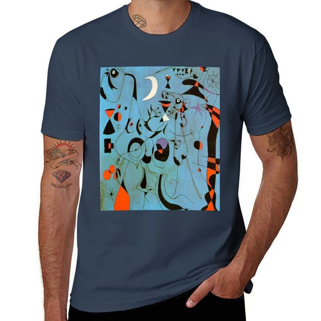 Joan Miro Figur bei Nacht, geführt von den phosphoreszierenden Spuren von Schnecken T-Shirt T-Shirts für Unisex Grafik-T-Shirts Tshirt