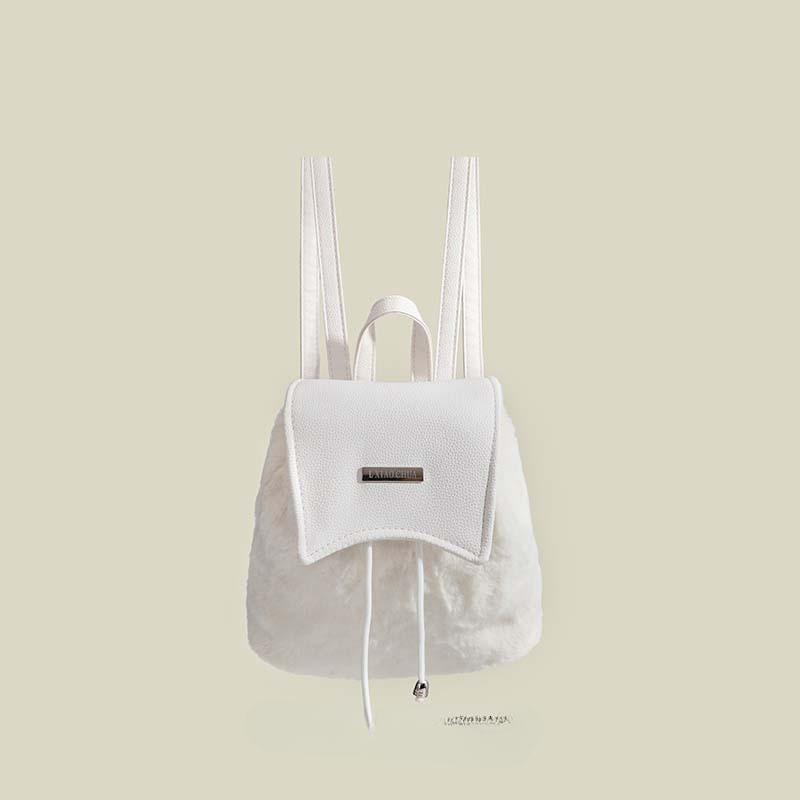 Pelskveske i høst- og vintermote Liten håndbagasjeryggsekk for kvinner