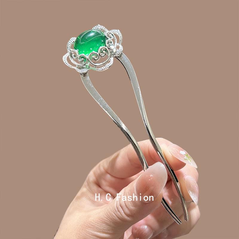Elegant U-Shaped Butterfly Tassel Hairpin - Ancient Style Floral Accent for Qipao